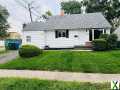 Photo 4 bd, 3 ba, 1950 sqft House for rent - Iselin, New Jersey