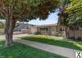 Photo 5 bd, 3 ba, 2500 sqft House for sale - Costa Mesa, California