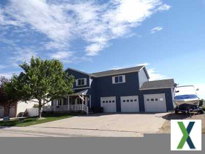 Photo 4 bd, 4 ba, 3840 sqft Home for sale - Gillette, Wyoming