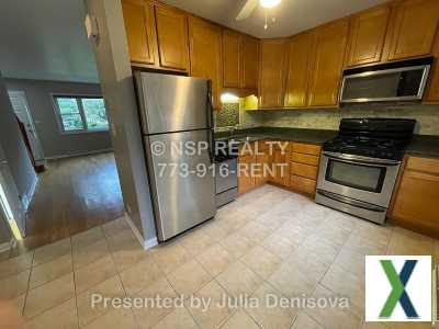 Photo 2 bd, 1.5 ba, 1350 sqft Townhome for rent - Deerfield, Illinois