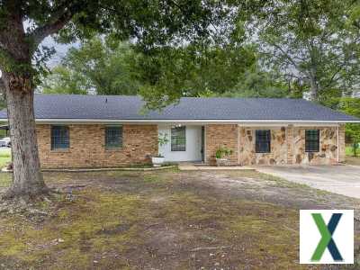 Photo 3 bd, 2 ba, 1880 sqft Home for sale - Longview, Texas
