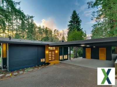 Photo 5 bd, 5 ba, 2872 sqft Home for sale - Lake Oswego, Oregon