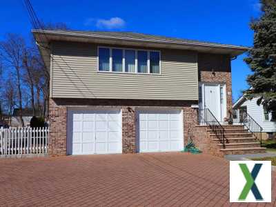 Photo 3 bd, 2 ba, 2472 sqft House for rent - Hawthorne, New Jersey