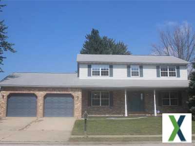 Photo 3 bd, 4 ba, 2538 sqft Home for sale - O'Fallon, Illinois