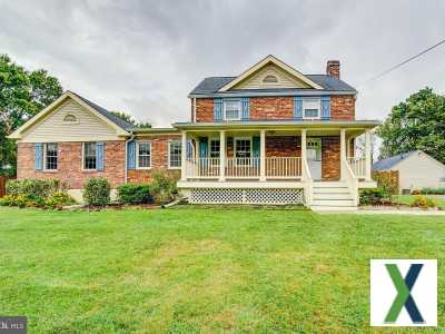 Photo 5 bd, 3 ba, 4292 sqft Home for sale - Lincolnia, Virginia