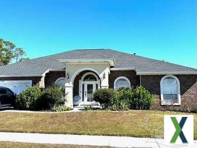 Photo 4 bd, 2 ba, 2319 sqft Home for sale - Navarre, Florida
