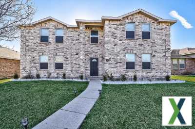 Photo 4 bd, 5 ba, 3982 sqft House for sale - Lancaster, Texas