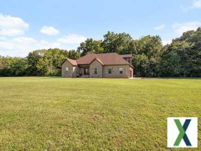 Photo 3 bd, 2 ba, 1818 sqft House for sale - Shelbyville, Tennessee
