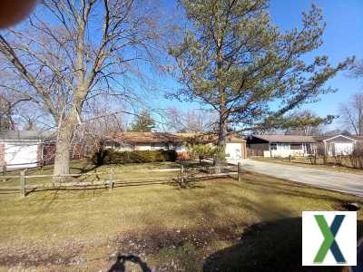 Photo 4 bd, 1.5 ba, 1752 sqft House for rent - West Bloomfield Township, Michigan