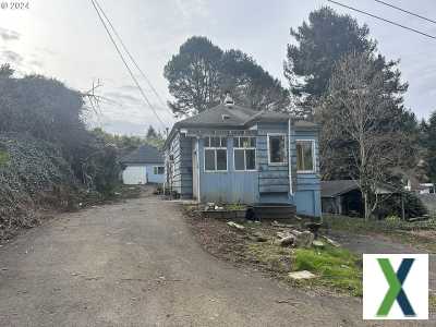 Photo 2 bd, 1 ba, 840 sqft Home for sale - Coos Bay, Oregon