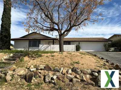 Photo 2 bd, 3 ba, 1304 sqft Home for sale - Yucca Valley, California