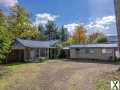 Photo 3 bd, 2 ba, 1846 sqft Coop for sale - Roseburg, Oregon