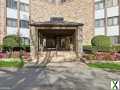 Photo 2 bd, 2 ba, 1400 sqft Condo for sale - Mount Prospect, Illinois