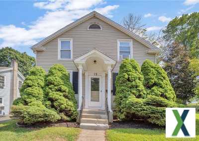 Photo 3 bd, 2 ba, 1440 sqft Home for sale - Enfield, Connecticut