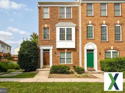 Photo 4 bd, 3 ba, 1532 sqft Townhome for rent - Chantilly, Virginia