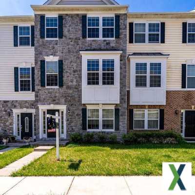 Photo 4 bd, 3.5 ba, 2368 sqft Townhome for rent - Chantilly, Virginia