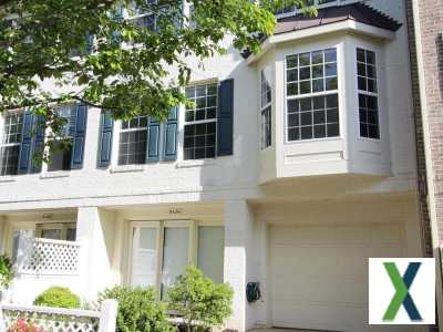 Photo 3 bd, 3.5 ba, 2251 sqft Townhome for rent - Vienna, Virginia