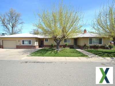 Photo 4 bd, 2 ba, 1800 sqft House for rent - Galt, California