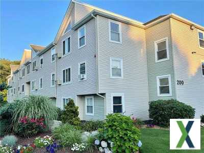 Photo 2 bd, 2 ba, 958 sqft House for rent - Smithfield, Rhode Island