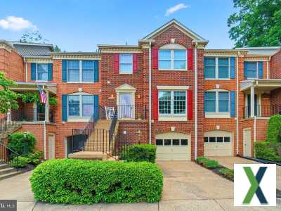 Photo 3 bd, 3.5 ba, 2188 sqft Townhome for rent - West Springfield, Virginia