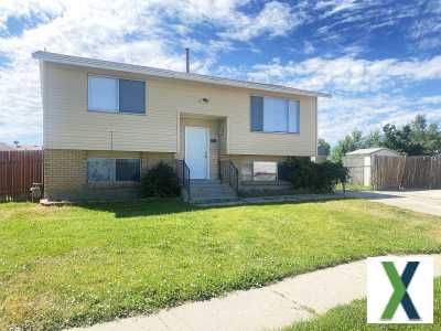 Photo 4 bd, 2 ba, 1698 sqft House for rent - Magna, Utah
