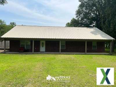 Photo 3 bd, 2 ba, 2752 sqft House for rent - Mount Pleasant, Texas