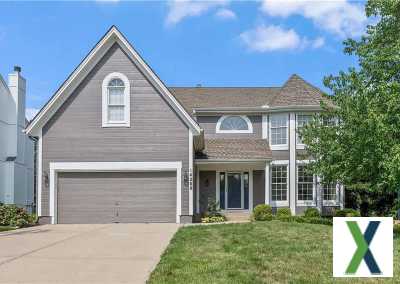 Photo 4 bd, 4 ba, 3143 sqft Home for sale - Overland Park, Kansas