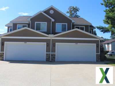 Photo 3 bd, 2.5 ba, 1790 sqft Apartment for rent - Midland, Michigan