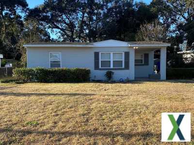 Photo 3 bd, 1 ba, 1280 sqft House for rent - Myrtle Grove, Florida