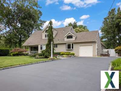 Photo 5 bd, 3 ba, 4000 sqft House for sale - Huntington, New York