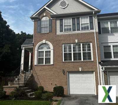 Photo 3 bd, 3 ba, 2396 sqft Townhome for rent - Montgomery Village, Maryland