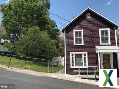 Photo 2 bd, 2 ba, 1062 sqft House for rent - Winchester, Virginia