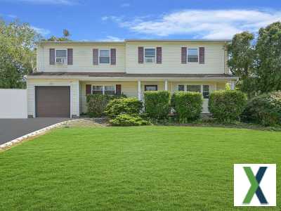 Photo 4 bd, 3 ba, 2291 sqft Lot / Land for sale - East Patchogue, New York