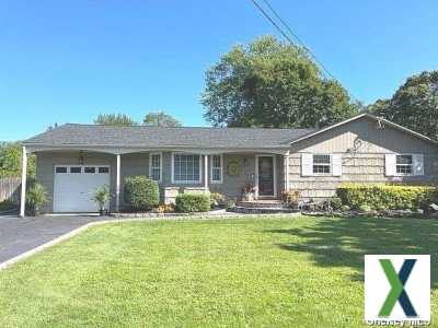 Photo 3 bd, 2 ba, 1595 sqft Home for sale - East Patchogue, New York