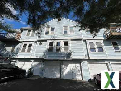 Photo 3 bd, 2 ba, 1284 sqft Townhome for sale - Hamden, Connecticut