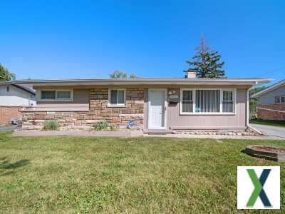 Photo 3 bd, 1 ba, 1200 sqft House for rent - Calumet City, Illinois