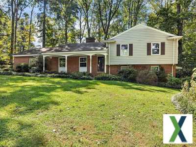Photo 3 bd, 2 ba, 2593 sqft Home for sale - Bon Air, Virginia