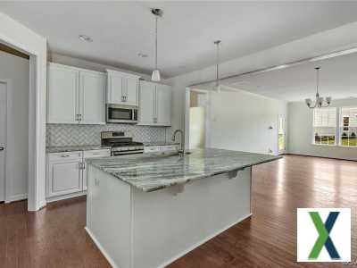 Photo 2 bd, 3 ba, 2347 sqft Townhome for sale - Tuckahoe, Virginia