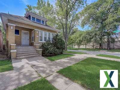 Photo 3 bd, 1 ba, 1399 sqft Home for sale - Chicago, Illinois