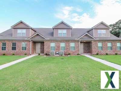 Photo 4 bd, 3 ba, 1901 sqft Townhome for rent - Athens, Alabama