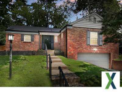 Photo 3 bd, 2 ba, 2052 sqft Home for sale - Clayton, Missouri