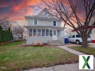 Photo 5 bd, 1 ba, 2516 sqft Home for sale - Watertown, South Dakota