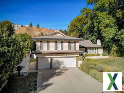 Photo 4 bd, 3 ba, 2674 sqft House for sale - Woodland Hills, California
