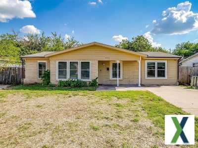 Photo 3 bd, 2 ba, 1476 sqft Home for sale - Haltom City, Texas