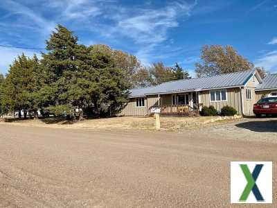 Photo 3 bd, 1 ba, 1404 sqft House for sale - Great Bend, Kansas