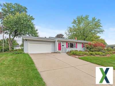 Photo 6 bd, 2 ba, 1985 sqft Home for sale - Inver Grove Heights, Minnesota