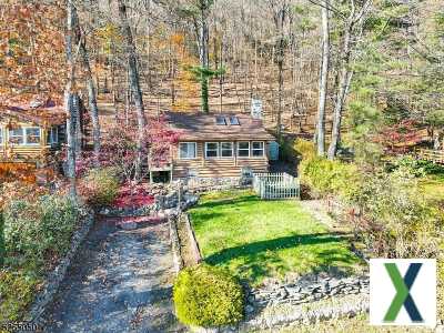 Photo 2 bd, 1 ba, 840 sqft House for sale - West Milford, New Jersey