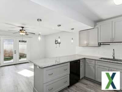 Photo 3 bd, 2 ba, 1100 sqft Townhome for rent - Myrtle Grove, Florida