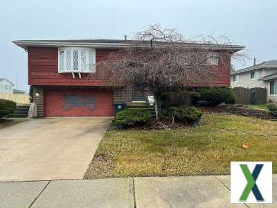 Photo 3 bd, 3 ba, 1524 sqft House for sale - East Chicago, Indiana
