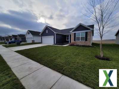 Photo 3 bd, 2 ba, 1649 sqft House for rent - Crown Point, Indiana